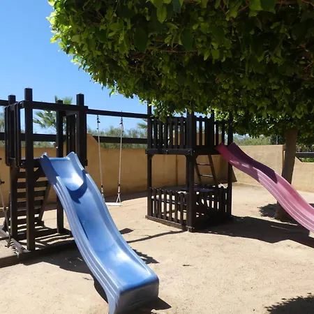 Apartamento En Segunda Planta En Urb. Jardines De Isla Canela